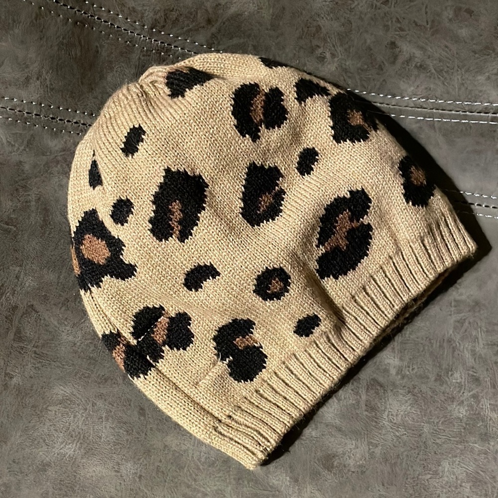 Amici Slouchy Leopard Beanie